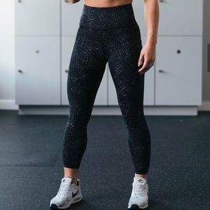 ZYIA reflective light n tight hi-rise legging - 6/8